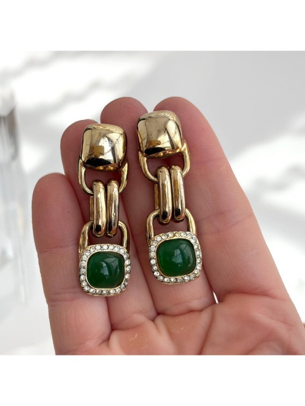 Geometric Green Stone 80's Gold Toned Vintage Post Back Costume Jewelry Earrings - Picture 7 of 11